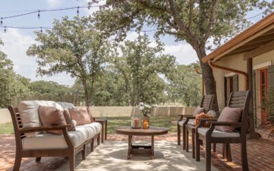 Poly vs Wood Outdoor Furniture – What’s Best for Iowa?